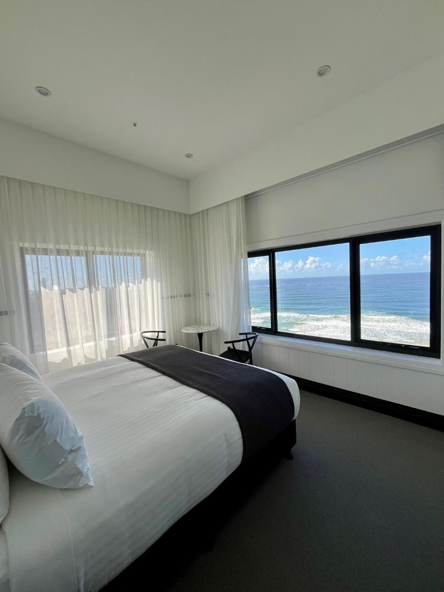 Pacific Hotel 扬巴 外观 照片