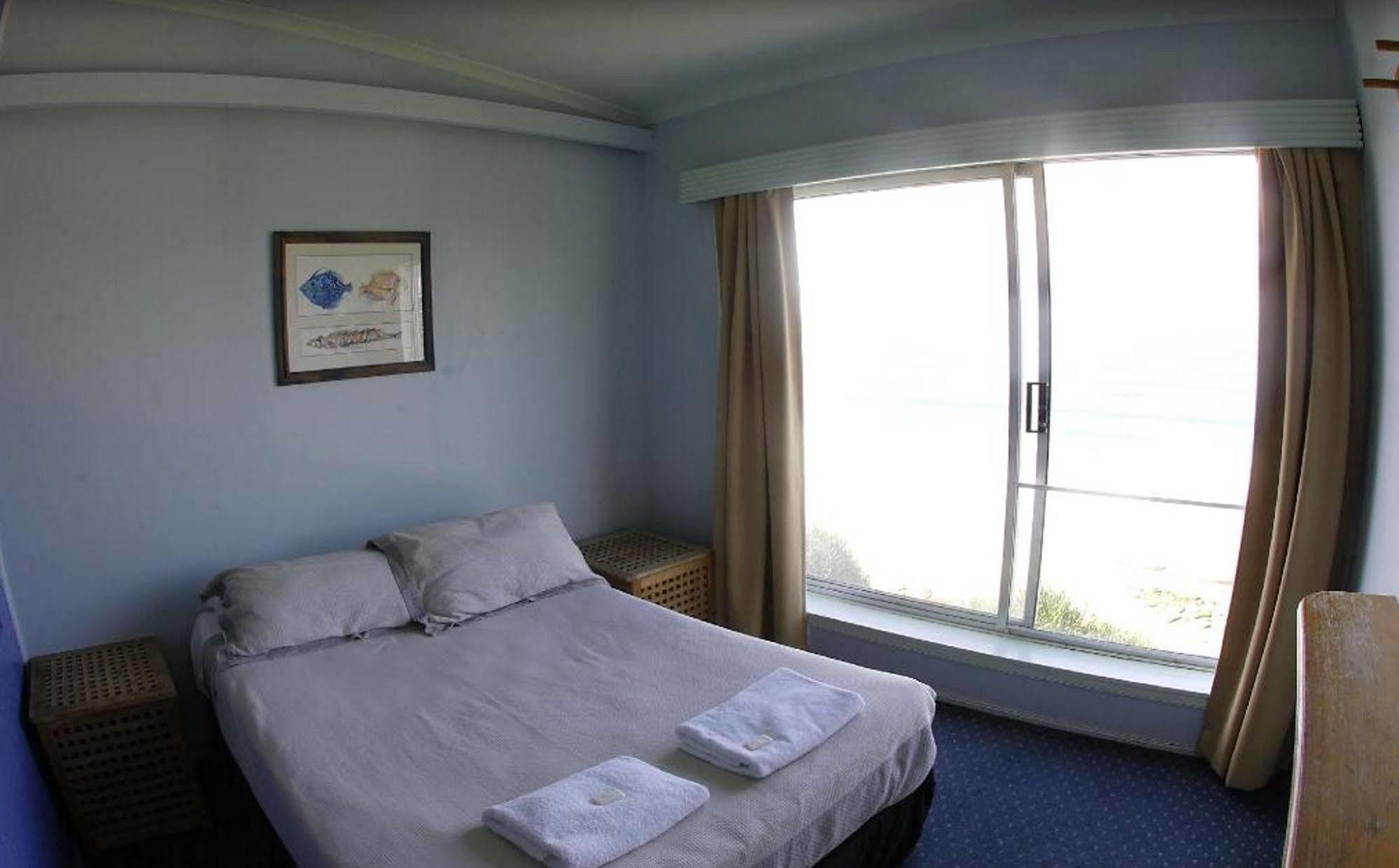 Pacific Hotel 扬巴 外观 照片