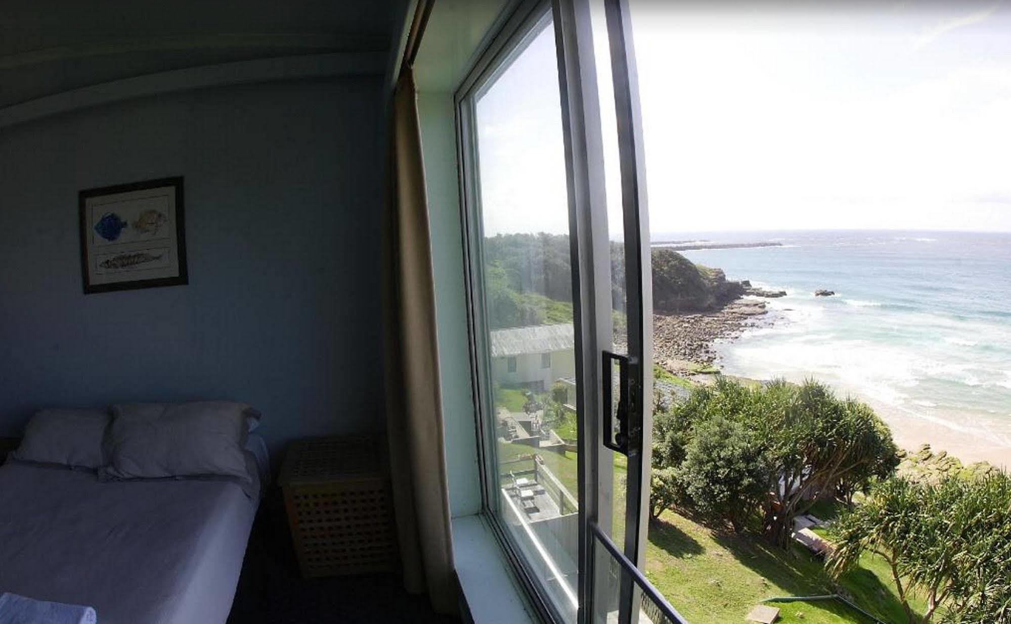 Pacific Hotel 扬巴 外观 照片