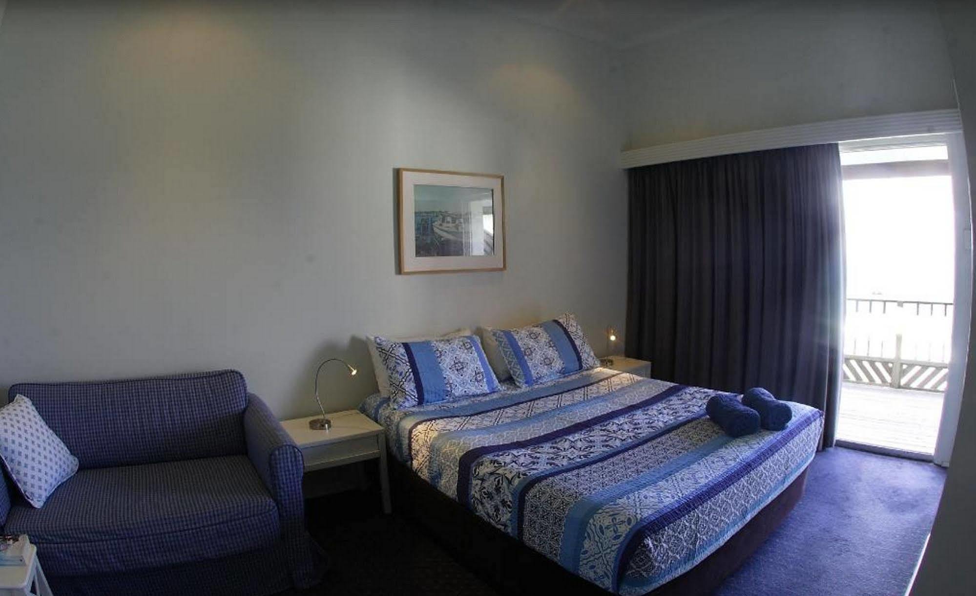 Pacific Hotel 扬巴 外观 照片
