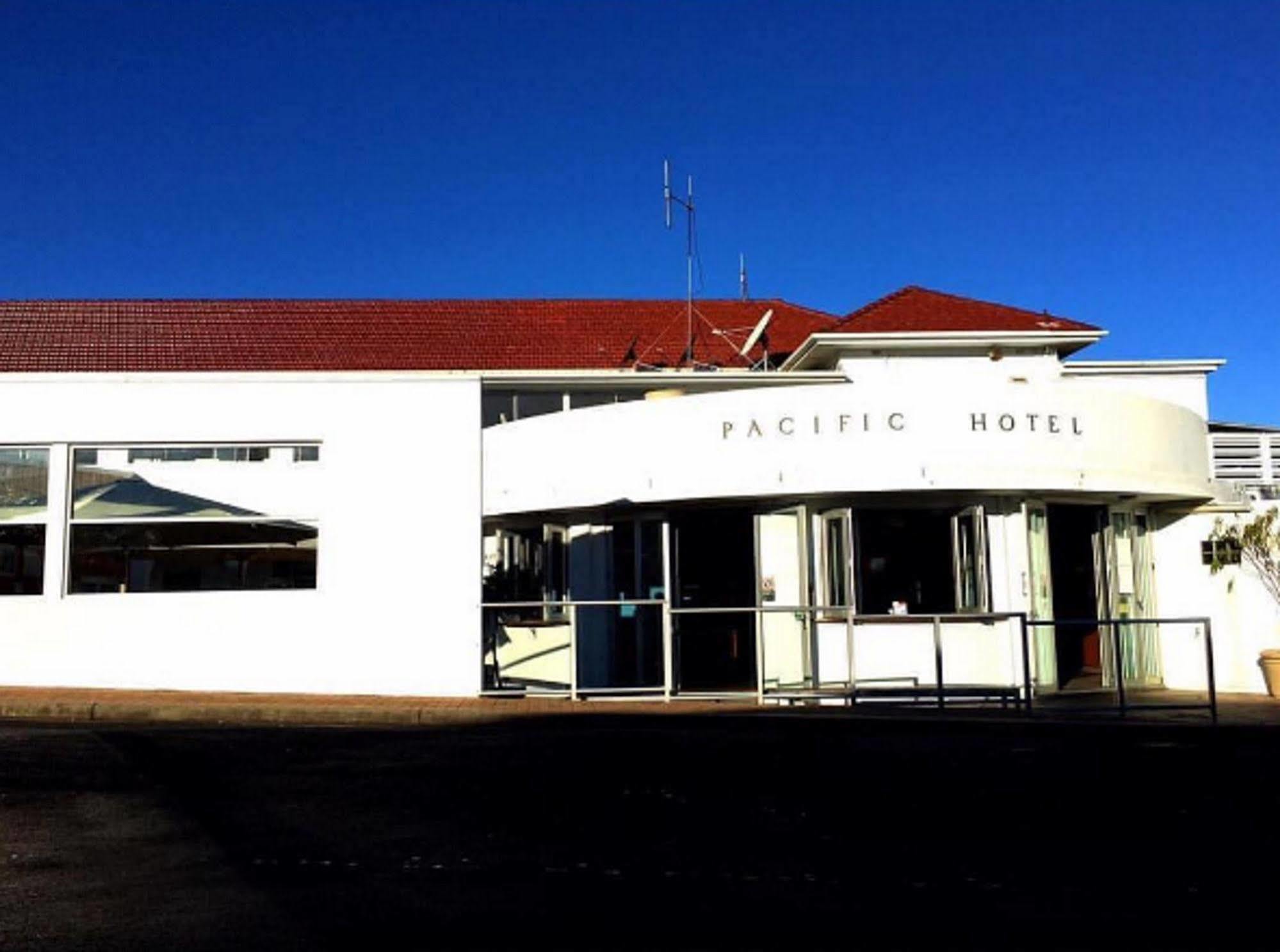Pacific Hotel 扬巴 外观 照片