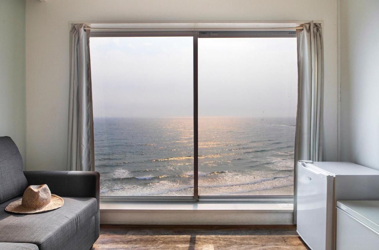 Pacific Hotel 扬巴 外观 照片
